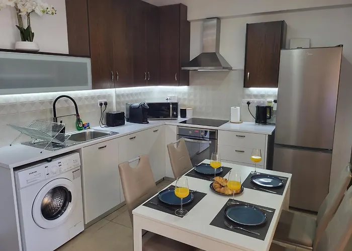 Sunshine Escape Λάρνακα