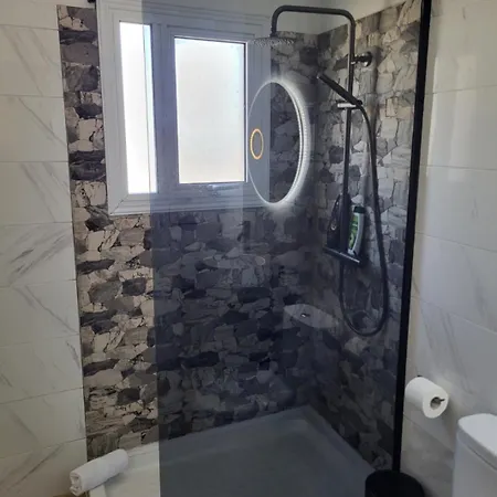 דירה Sunshine Escape לרנקה